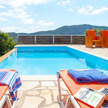 Villa Sleeps 2 With Pool Air Con And Wifi Fternon