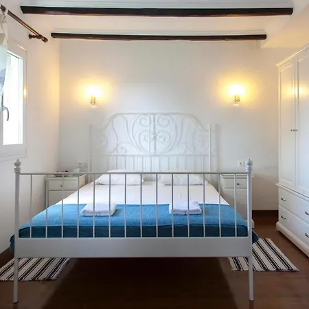 Villa Sleeps 2 With Pool Air Con And Wifi Fternon